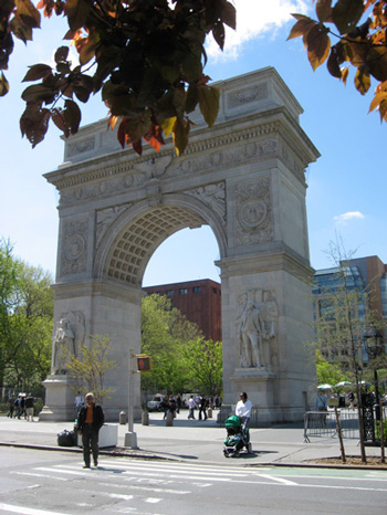 photo of arch in Washington Square Park, NYC