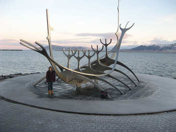 photo of Belletrista bag in front of Solar Voyager sculpture